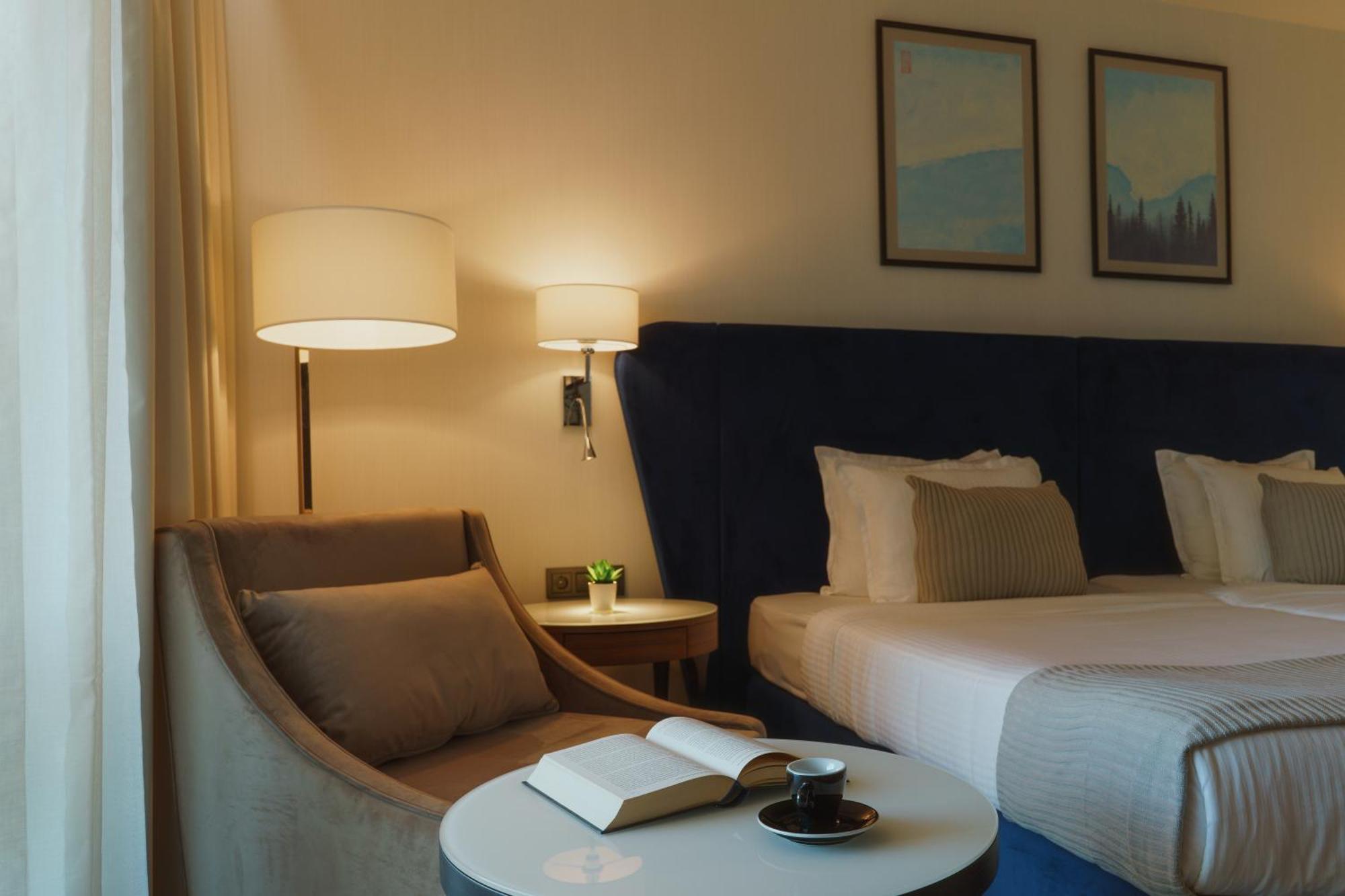 Astor Garden Hotel 산콘스탄틴앤헬레나 외부 사진 A room at the hotel